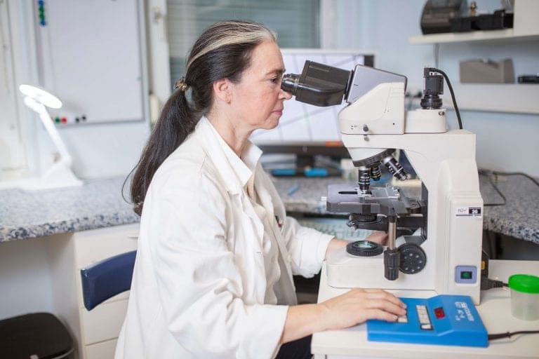 Spermiogramm Labor - Laborarbeitsplatz